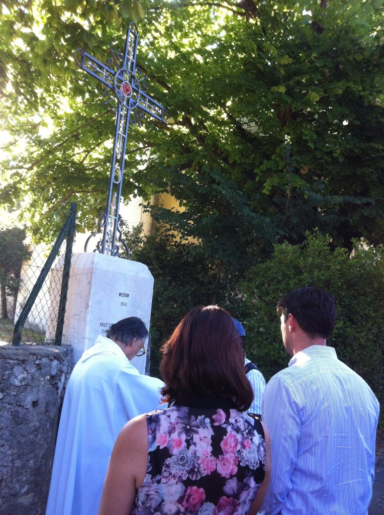 Acte de vandalisme sur la Croix de Mission du Plan de Grasse 04