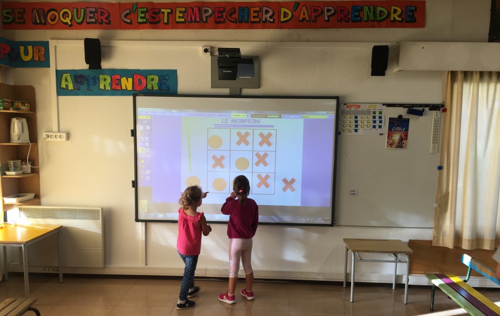 Un nouveau Tableau Blanc Interactif à l’école maternelle Saint-Antoine 01